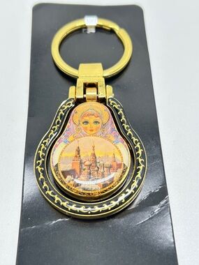 Metal Mokba Moscow Russian Doll Keychain, Matryoshka, Kremlin Scene, NIP